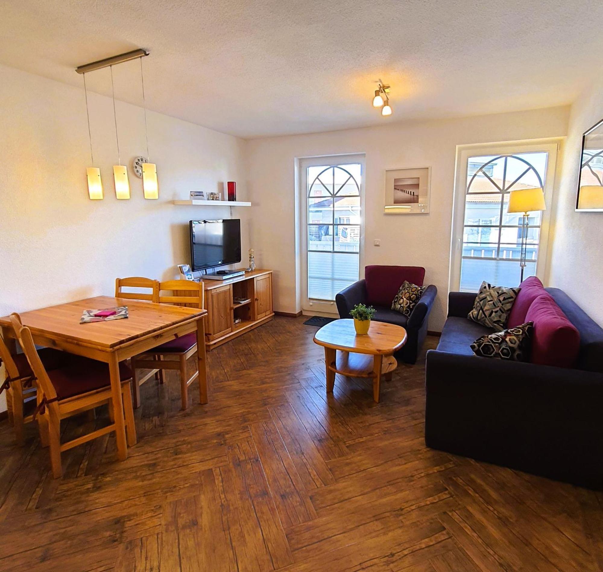 Fritz_Reuter_Str_Sonnenuhr_Wg_5 Apartment Цингст Екстериор снимка